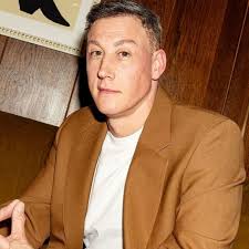 Buying London star slams 'diva demands' after selling £200m home