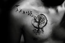 Photo tattoo feminin arbre aux grandes branches paragraphe et oiseaux dos et nuque. 98 Tatouages De L Arbre De Vie Dessins Et Signification