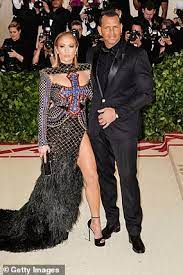 Madison Lecroy Ignores Jennifer Lopez And Alex Rodriguez S Split With New Selfie Daily Mail Online