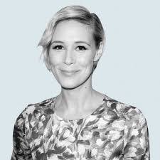 Elle Dean's Instagram, Twitter & Facebook