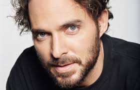 Tras ser injustamente encarcelado durante 18 años por la muerte de su hermana, alejandro guzmán volverá a la vida de la poderosa familia lazcano para revelar los secretos del pasado, y. Quien Mato A Sara Conoce Al Elenco Del Nuevo Thriller Mexicano De Netflix Vidamoderna Com