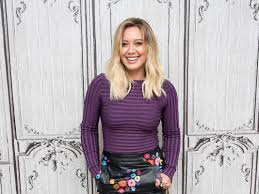 Photogallery of hilary duff updates weekly. 4 Things Hilary Duff Always Keeps In Her Gym Bag Self