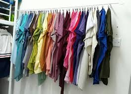 Baju semua dah siap malah baju melayu anak dan suami saya dah siap pasangkan butang supaya senang, katanya kepada mstar online. Tempat Sangkut Tudung Tamat Terus Masalah Perempuan Asyik Kata Tak Ada Tudung Nak Pakai Mingguan Wanita