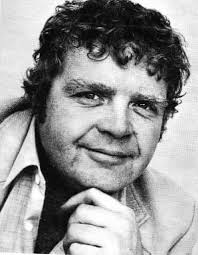 Geoffrey Hughes was such a huge talent. Here he is as Vernon Scripps