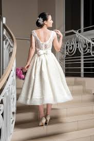 Sie können sich ebenso für ein bodenlanges kleid oder ein klassisches hochzeitskleid fürs standesamt wählen. Brautkleid 50 Er Davinia