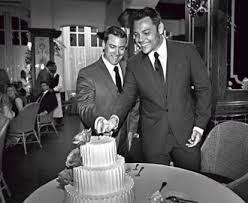 Maybe you would like to learn more about one of these? Tiziano Ferro E Victor Allen Tutte Le Foto Del Matrimonio Dell Anno Isa E Chia