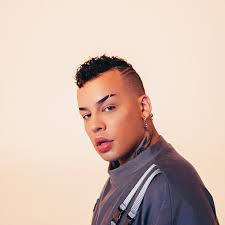 Gloria Groove diz que recusou proposta indecente de famoso: "Fui  encurralada montada"