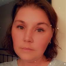 Erin Leddy's Instagram, Twitter & Facebook