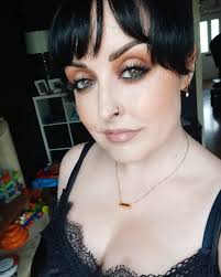 ChloeMish Makeup (Chloë Ockenden) (@chloemishmakeup) • Instagram photos and  videos