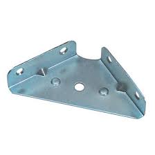 Skip to the beginning of the images gallery. Hafele Corner Gussets Zinc Plated 65 X 65 X 19mm 10 Pack Plate Brackets Screwfix Com