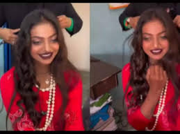 Maha Kumbh 2025: Viral Brown Beauty Monalisa gets a makeover! Check video  - The Economic Times