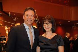 Er tritt damit die mitschnitt der rede von ministerpräsident tobias hans beim 32. Nachwuchs Im Haus Von Ministerprasident Tobias Hans