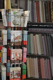 Les Vacances D Ete Arrivent Prochainement Et Avec Elles Le Bonheur De Passer Toute Une Journee A Paris Paris Couture Boutique Loisirs Creatifs Acheter Tissu