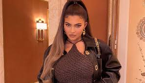 240 m subscribers 6,7 k posts. Kylie Jenner Unfollows Close Friend Fai Khadra Others On Instagram