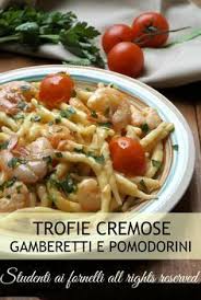 Un Primo Piatto Delizioso Pasta Cremosa Con Gamberetti E Pomodorini Con Trofie Fresche Pronte In 20 Minuti Facilis Nel 2020 Ricette Pomodorini Ricette Di Cucina