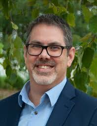 Kyle Hamill's Instagram, Twitter & Facebook