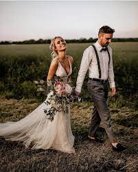 Pin By Roxana Grosu On B L O O M I N G L O V E Wedding Photo Inspiration Wedding Pics Wedding Poses