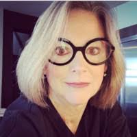 Shelly Bishop's Instagram, Twitter & Facebook