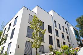 Die therme von konstanz, es ist ein steg zu sehen, der ins wasser reicht, die sonne geht gerade unter. Immobilien Mieten Dirks Immobilien Konstanz