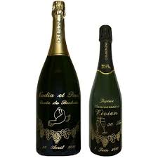 Retrouvez les grandes marques de champagne. Bouteille De Champagne Gravee Pour Un Mariage