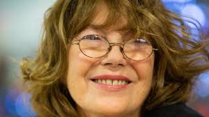 Photo : Jane Birkin (en fauteuil roulant à cause d'une entorse au pied  gauche) avec son agent Olivier Gluzman et son ami Michel Fournier à la  sortie de l'hommage à Agnès Varda