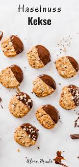 Haselnussplatzchen Mit Schokolade Vegan In 2020 Schokolade Haselnuss Rezept Kekse Weihnachtsbackerei Rezepte