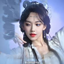 ChengXiao and #Xukai for FENDI #FendiPeekaboo #FendiBaguette "The 2025  Spring Festival limited edition series allows luxury and luck to intertwine  and bloom in the new year". My smiling and chessman 🥹🫶 #chengxiao #