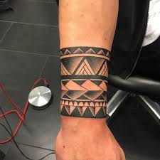 You and i will work together step by step, by email, to make the best custom design and stencil for your tattoo. Resultado De Imagen Para Polynesian Armband Tattoos Polynesiantattoosarmband Tribal Armband Tattoo Tribal Tattoos For Men Wrist Band Tattoo