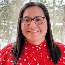 Shelley Faulkner's Instagram, Twitter & Facebook