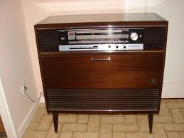 Economisez avec notre option de livraison gratuite. Radio Tourne Disque Vinyle Integre Dans Meuble 1970 Tourne Disque Appareils Menagers Meuble Hifi