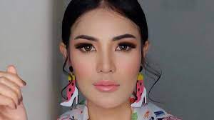 Ayahanda nindy ayunda meninggal dunia akibat serangan jantung. Bongkar Sederet Perselingkuhan Nindy Ayunda Sindir Mantan Suami