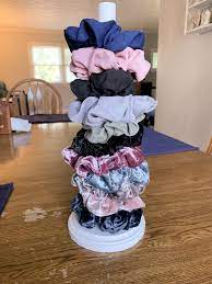 Diy Scrunchie Holder Akentuckygirlsthoughts In 2021 Cute Diy Room Decor Diy Hair Accessories Diy Holder