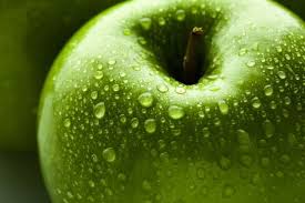 كم سعرة حرارية في التفاح الأخضر Apple Fruit Food