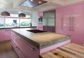 De gasaansteker helpt bij het ontsteken van een vlam. Roze Design Keuken Roze Keuken Moderne Keukens Keuken