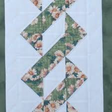 22-441 Daisies A Bloom by Joyce Bott.