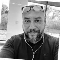 30+ "Al Alvaro" profiles