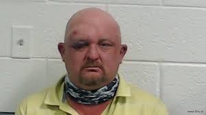 Benjamin Vess's Instagram, Twitter & Facebook