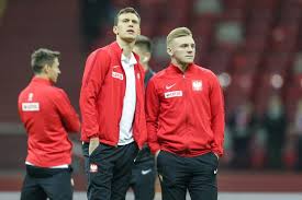 Barnsley is playing next match on 2 apr 2021 against reading in championship.when the match starts, you will be able to follow barnsley v reading live score, standings, minute by minute updated live results and match statistics.we may have video highlights with goals and news for some barnsley. Polski Mecz W Anglii Kamil Jozwiak Kontra Michal Helik Krystiak Bielik Coraz Blizej Powrotu Laczy Nas Pilka