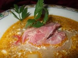 Cu varza dulce, sau varza acra, merge oricum, dar trebuie afumatura pe langa carne, ciolane afumate sau in cazul de fata coaste afumate, ca fierb mai repede. Pin On Romanian Food