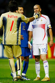 Italia y francia, una final azul (los azzuri frente a los bleus), será el clímax de una competencia que tuvo 62 encuentros, mucho fútbol, polémica y. Gianluigi Buffon Se Despide De La Juventus