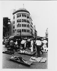 „das ist nicht saigon damit spielte auf die niederlage der usa im vietnamkrieg 1975 an. Botschaft Der Vereinigten Staaten In Saigon Wikiwand