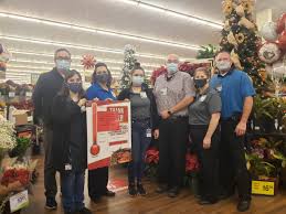 Find images of thanksgiving dinner. Albertsons Helps Feed The Community For Thanksgiving Share Ministries