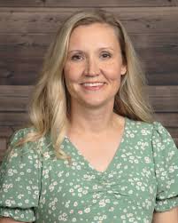 How can I find my long lost family members in Toledo and Rossford with the  last names Van Dette or Kalmbach?