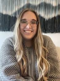 Serena Yeager's Instagram, Twitter & Facebook