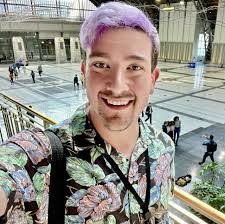 Rose Steinberg's Instagram, Twitter & Facebook