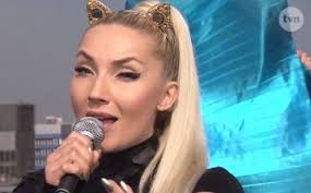 Cleo z uszami kota śpiewa na dachu "Dzień Dobry TVN"!