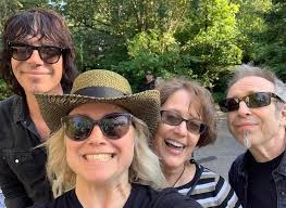 Time to post your favourite pictures with the band..... #PFurs