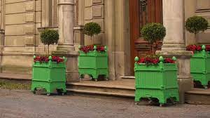 Make sure you use an exterior paint/stain to ensure the color will not fade over time. Versailles Planter Jardinier Du Roi French Planters Orange Tree Planters Chat Klassisch Hauser Miami Von Jardinier Du Roi Versailles Planter Houzz