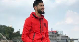 فرجاني ساسي (و.18 مارس 1992 ()) هو لاعب كرة قدم تونسي.ولد في أريانة، تونس.شارك في كأس العالم لكرة القدم 2018.يلعب كلاعب وسط Ø§Ù„Ø´Ù†Ø§ÙˆÙ‰ Ø·Ø±Ø¯ ÙØ±Ø¬Ø§Ù†Ù‰ Ø³Ø§Ø³Ù‰ Ø£Ù…Ø§Ù… Ø§Ù„Ù…Ù‚Ø§ÙˆÙ„ÙˆÙ† ÙŠØ¹Ø±Ø¶Ù‡ Ù„Ù„Ø¥ÙŠÙ‚Ø§Ù Ù…Ø¨Ø§Ø±Ø§Ø© ÙˆØ§Ø­Ø¯Ø© Ø§Ù„ÙŠÙˆÙ… Ø§Ù„Ø³Ø§Ø¨Ø¹