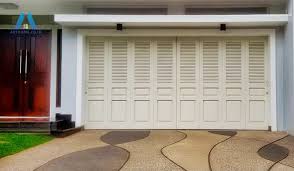 Sementara tempat parkir mobil ada di bagian bawah. Harga Pintu Besi Garasi Ruko Model Terbaru 2021